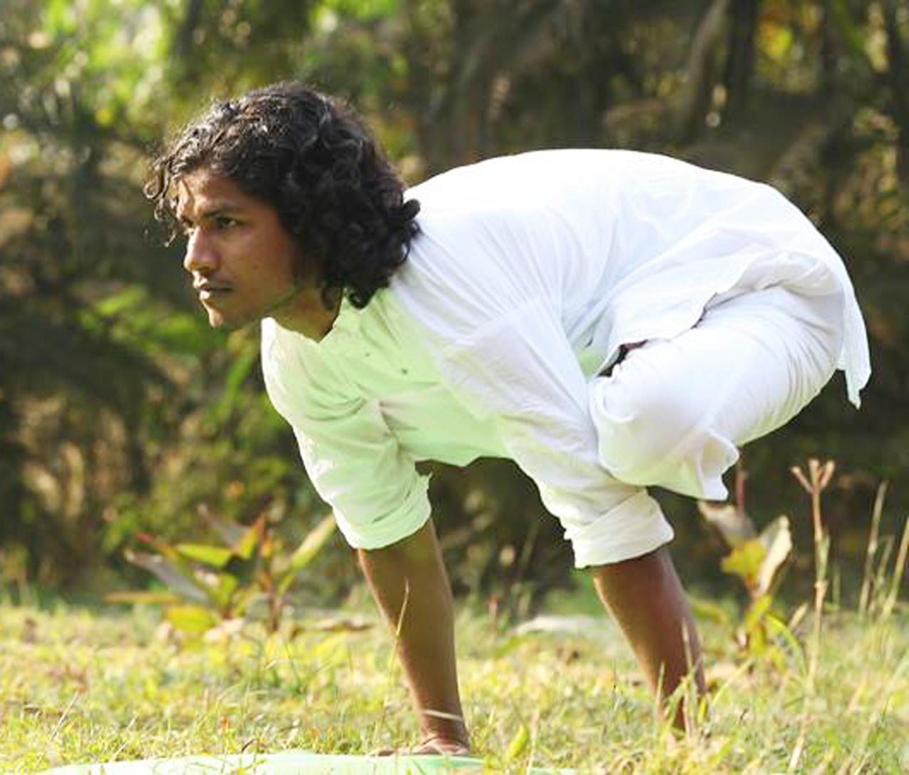 Yoga Teacher Yogi Sanket